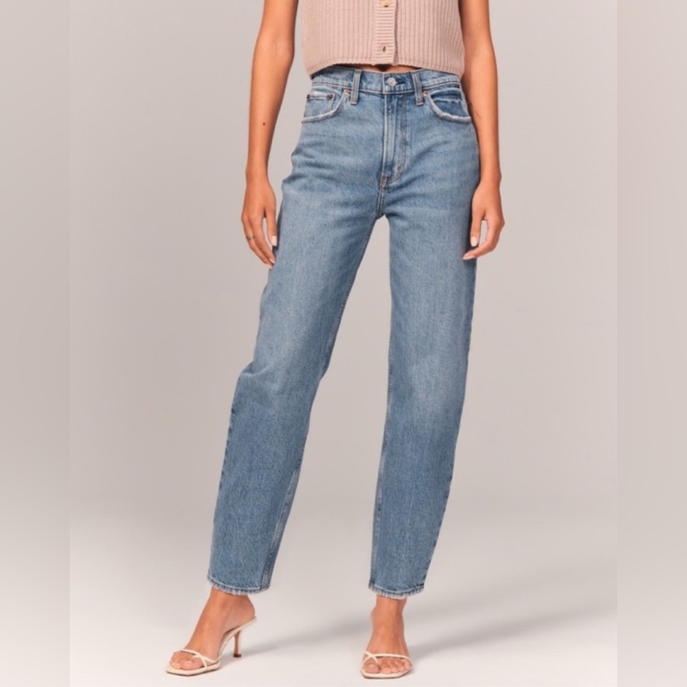 Abercrombie & Fitch The ‘80s Mom High Rise Jeans (28/6R)